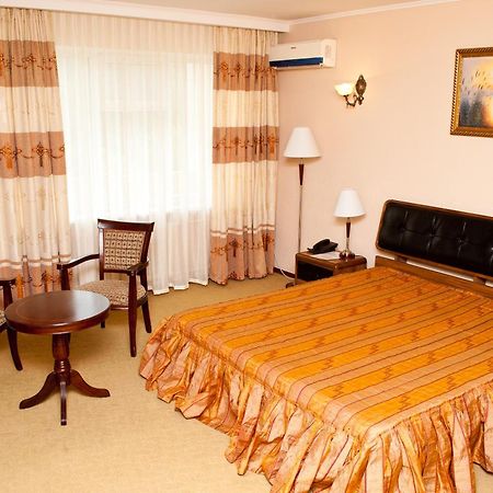 Dostyk Hotel シムケント エクステリア 写真